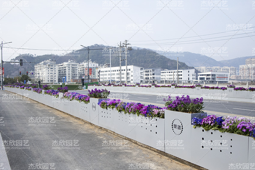 道路花箱護欄廠家靠譜嗎？