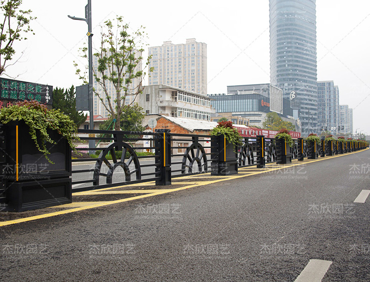 濱海長廊道路花箱護欄